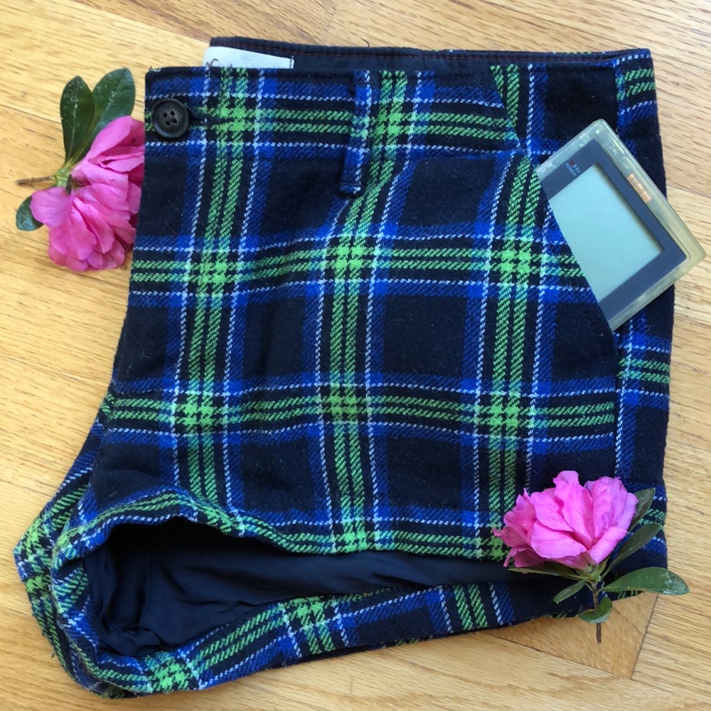 HOLLISTER: Hermosa Plaid Wool Short Shorts